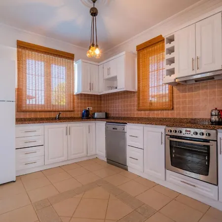 Отель Infinity Flora 4*